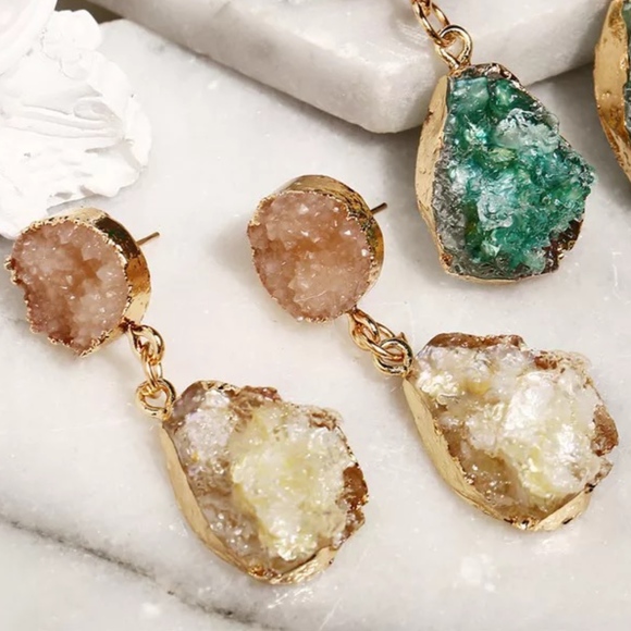 Champagne Gold Irregular Cluster Resin Earrings - Picture 3 of 7